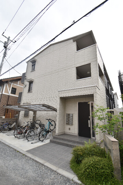 ��ʌ��������܎s��{��x�̓����P����421-3�̃A�p�[�g�̌����O��