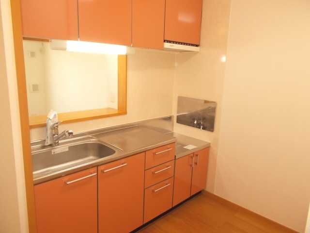 ��ʌ��k�����S�ɓޒ����P���ڂ̃A�p�[�g�̃L�b�`��