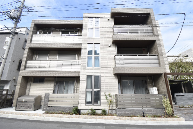 ��ʌ��������܎s��{��听���R���ڂ̃}���V�����̌����O��