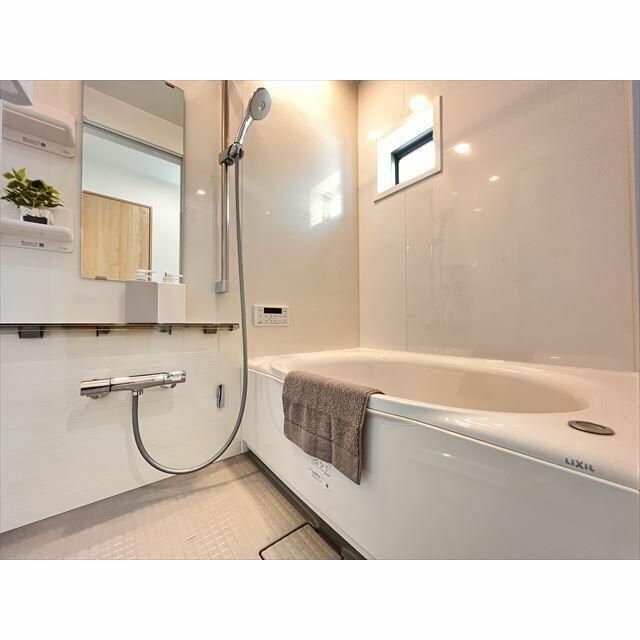 ��ʌ�����s�����Q���ڂ̃e���X�n�E�X�̃o�X