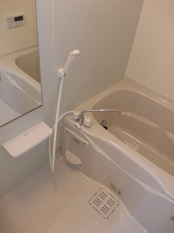 ��ʌ������s�V�P���̃A�p�[�g�̃o�X