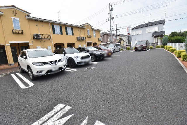 ��ʌ������s�V�P���̃A�p�[�g�̒��ԏ�