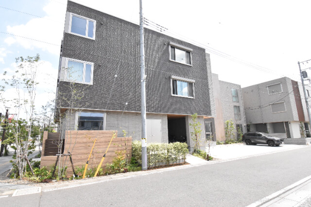 ��ʌ��������܎s�΋�����R����24-14�̃}���V�����̌����O��