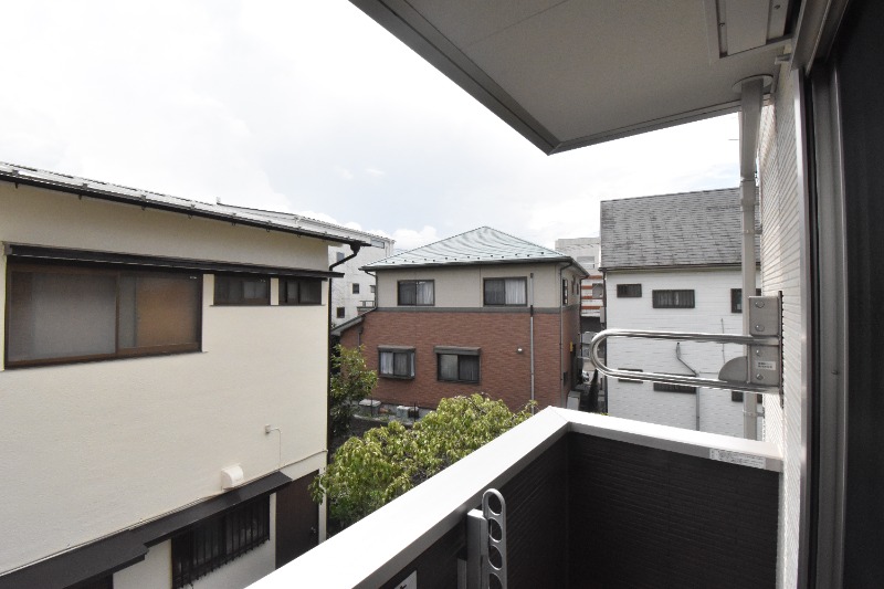 ��ʌ��������܎s��{��听���P���ڂ̃A�p�[�g�̃o���R�j�[