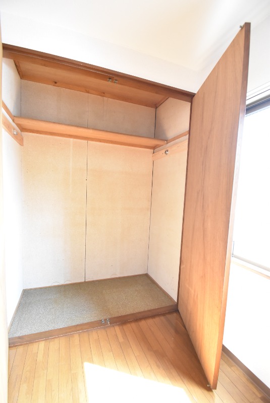 ��ʌ�����s�˒˂Q���ڂ̃}���V�����̎��[