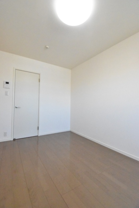 ��ʌ�����s���ԂP���ڂ̃A�p�[�g�̋��ԁE���r���O