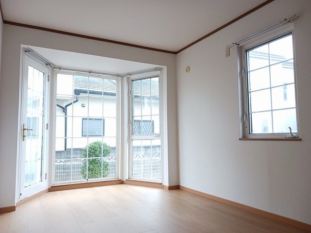 ��ʌ��t�����s��x�̃A�p�[�g�̋��ԁE���r���O