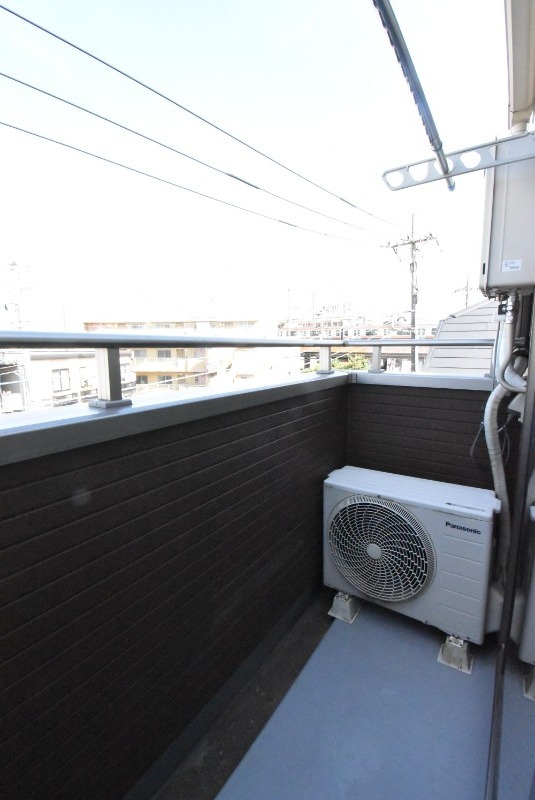 ��ʌ�����s���ԂP���ڂ̃A�p�[�g�̃o���R�j�[