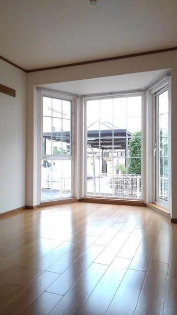 ��ʌ��t�����s��x�̃A�p�[�g�̋��ԁE���r���O