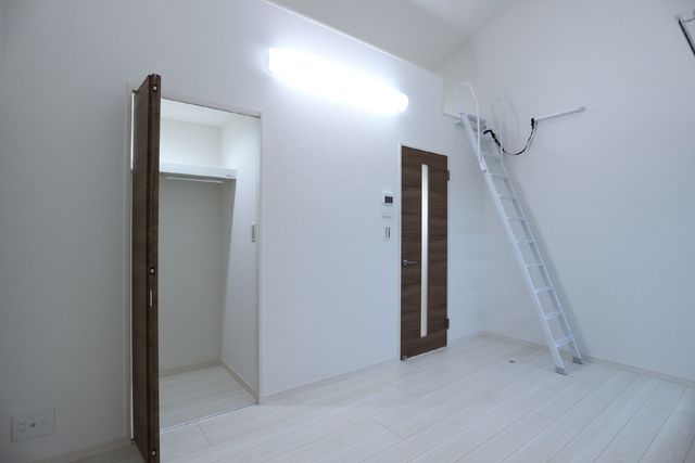 ��ʌ��������܎s��{����ؒ��S���ڂ̃A�p�[�g�̂��̑������E�X�y�[�X