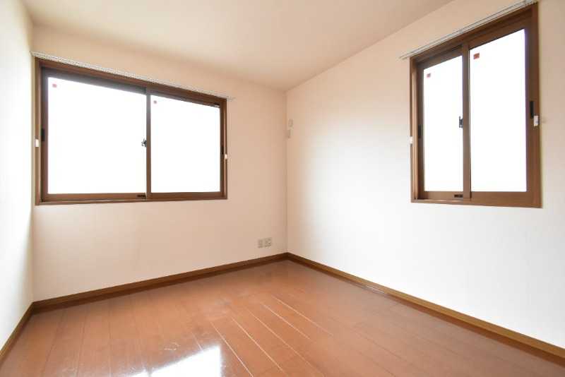 ��ʌ��������܎s���撆���Q���ڂ̃A�p�[�g�̂��̑������E�X�y�[�X