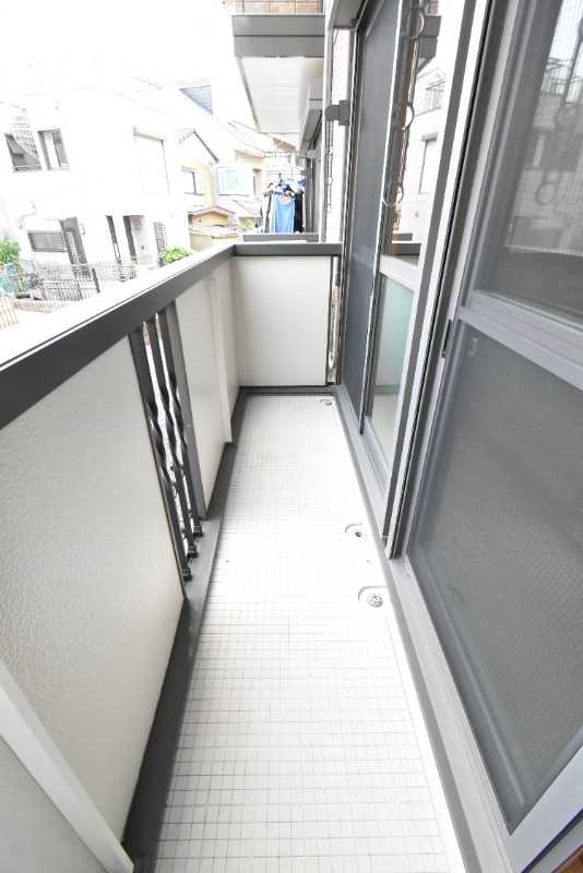 ��ʌ��������܎s���撆���Q���ڂ̃A�p�[�g�̃o���R�j�[