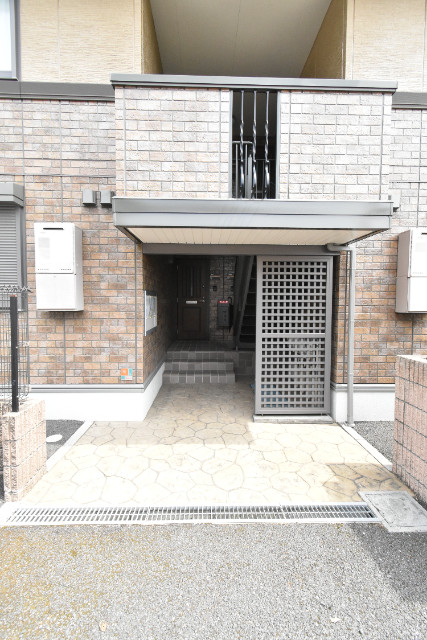 ��ʌ��������܎s���撆���Q���ڂ̃A�p�[�g�̃G���g�����X