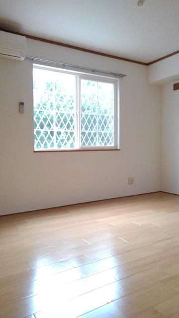 ��ʌ��t�����s��x�̃A�p�[�g�̂��̑������E�X�y�[�X