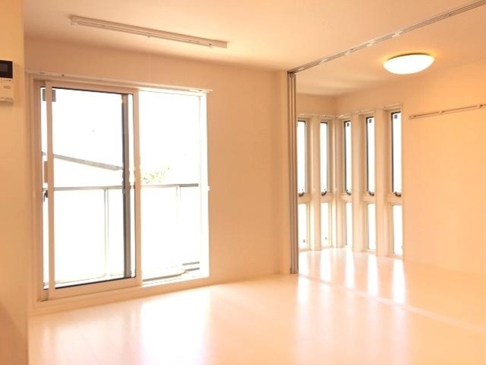 ��ʌ��������܎s������㗎���T���ڂ̃A�p�[�g�̋��ԁE���r���O