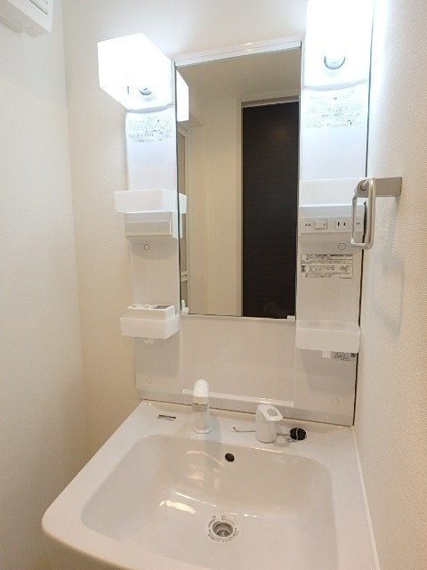 ��ʌ��������܎s��{����ؒ��Q���ڂ̃}���V�����̐��ʏ�