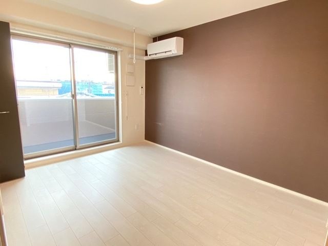 ��ʌ�����s�씵���J�T���ڂ̃}���V�����̋��ԁE���r���O