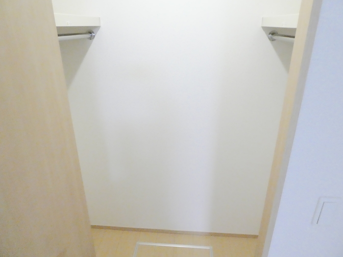 ��ʌ�����s������R���ڂ̃A�p�[�g�̎��[