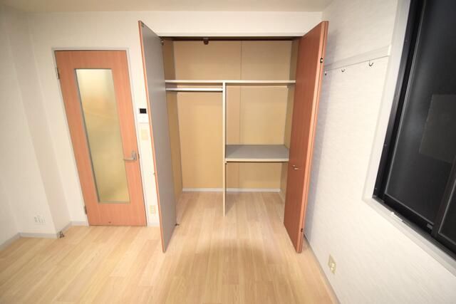 ��ʌ�����s������Q���ڂ̃A�p�[�g�̎��[