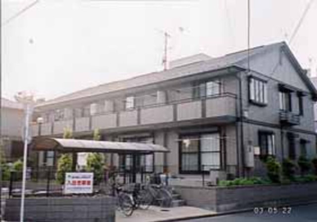 ��ʌ��������܎s�Y�a�挳���Q���ڂ̃e���X�n�E�X�̌����O��