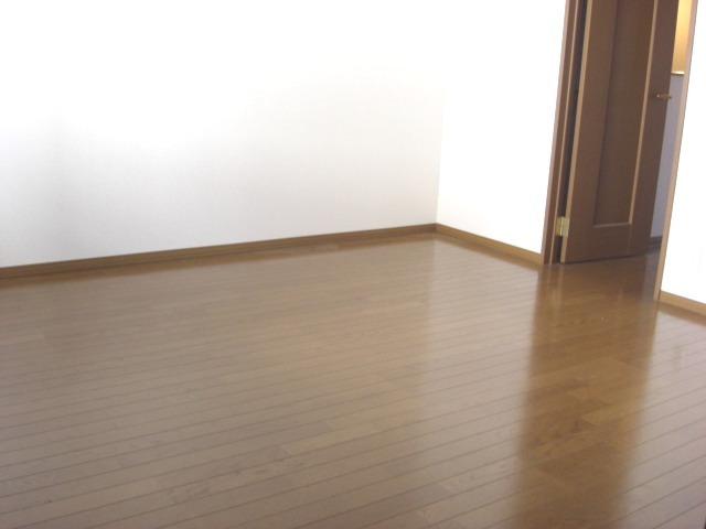 ��ʌ��������܎s�Y�a�挳���Q���ڂ̃e���X�n�E�X�̂��̑������E�X�y�[�X