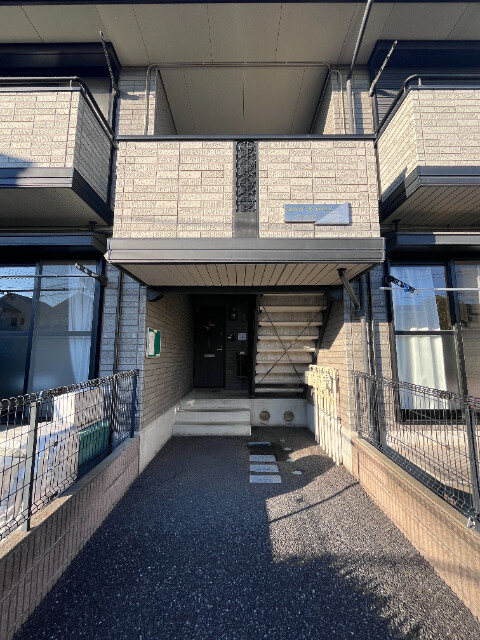 ��ʌ��t�����s�~�c�{���Q���ڂ̃A�p�[�g�̃G���g�����X