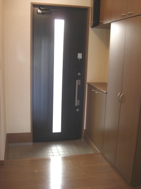 ��ʌ��������܎s�Y�a�挳���Q���ڂ̃e���X�n�E�X�̌���