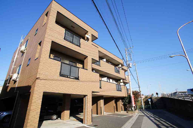 ��ʌ�����s�݉ƒ�2-15�̃}���V�����̌����O��