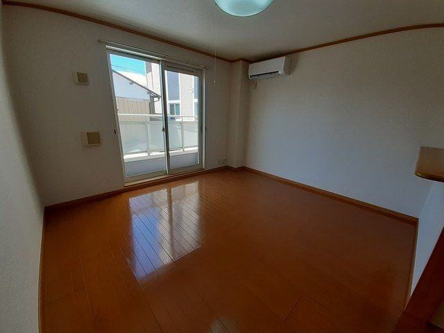 ��ʌ�����s���L�P���ڂ̃A�p�[�g�̂��̑��ݔ�