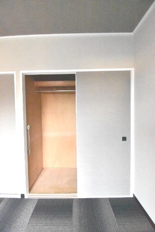 ��ʌ�����s�厚�ؑ]�C�̃}���V�����̎��[