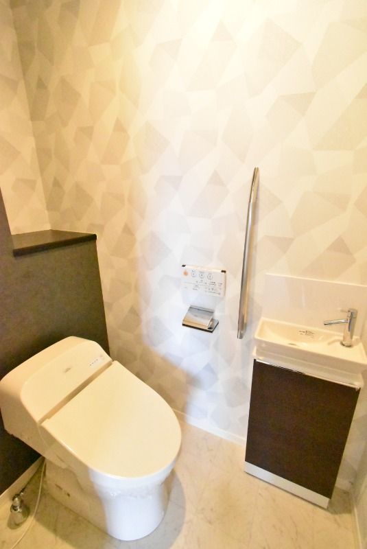 ��ʌ��������܎s�Y�a���؍�R���ڂ̃}���V�����̃g�C��