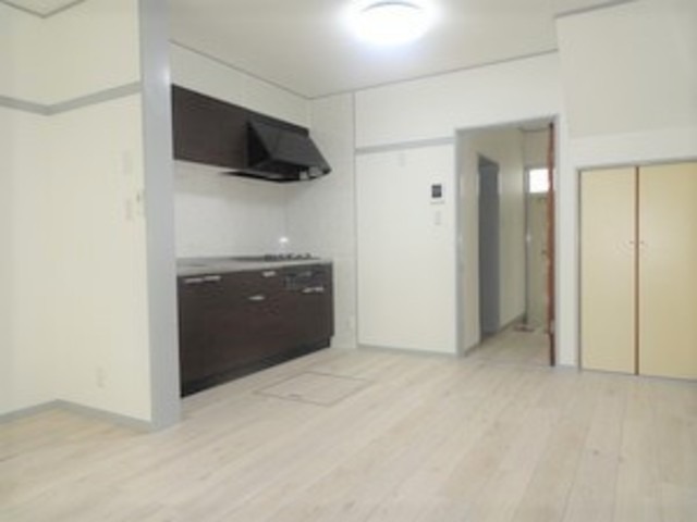 ��ʌ��������܎s�k��ޗǒ��̃A�p�[�g�̂��̑������E�X�y�[�X