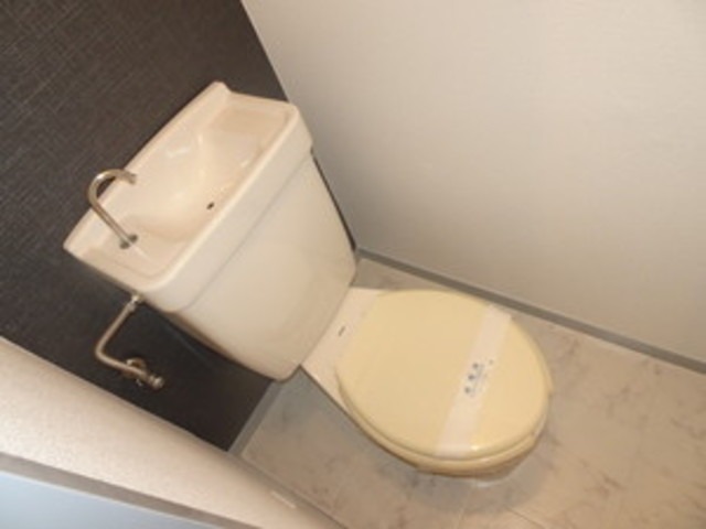 ��ʌ��������܎s�k��ޗǒ��̃A�p�[�g�̃g�C��