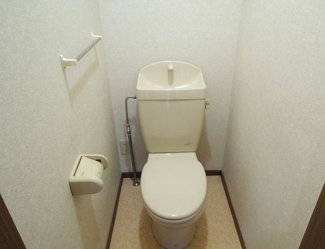 ��ʌ�����s�㕽�����Q���ڂ̃e���X�n�E�X�̃g�C��