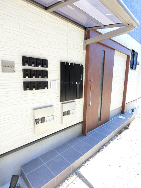 ��ʌ������s���v��̃A�p�[�g�̃G���g�����X