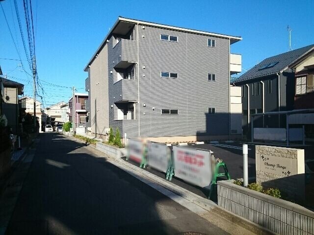 ��ʌ��������܎s�΋擌�Y�a�R���ڂ̃A�p�[�g�̌����O��