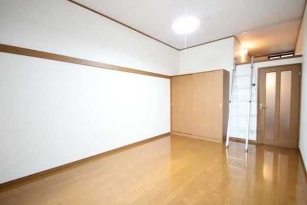 ��ʌ�����s�݉ƒ��̃A�p�[�g�̋��ԁE���r���O