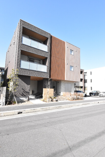 ��ʌ��������܎s�΋�����R���ڂ̃}���V�����̌����O��