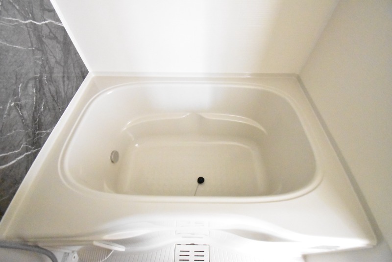 ��ʌ�����s����R���ڂ̃A�p�[�g�̃o�X