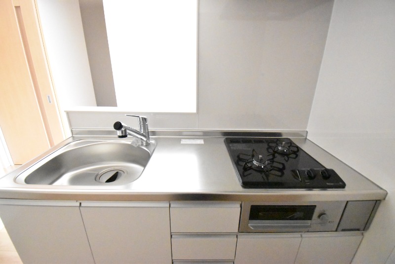 ��ʌ�����s����R���ڂ̃A�p�[�g�̃L�b�`��