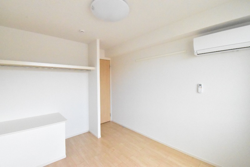 ��ʌ�����s����R���ڂ̃A�p�[�g�̎��[