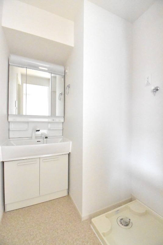 ��ʌ�����s����R���ڂ̃A�p�[�g�̐��ʏ�