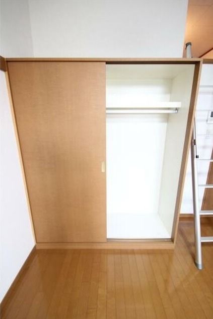 ��ʌ�����s�݉ƒ��̃A�p�[�g�̎��[