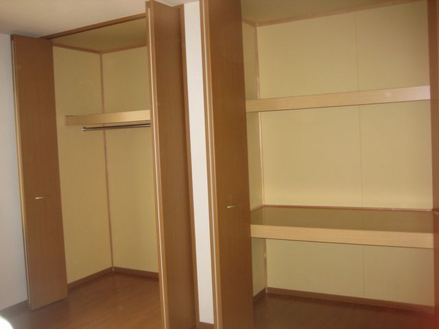 ��ʌ��������܎s�k����i���Q���ڂ̃A�p�[�g�̎��[