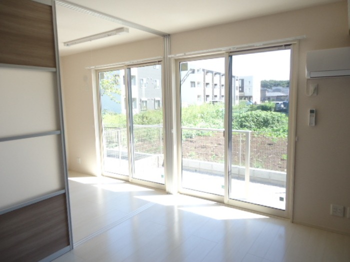 ��ʌ�����s�厚���˂̃A�p�[�g�̋��ԁE���r���O