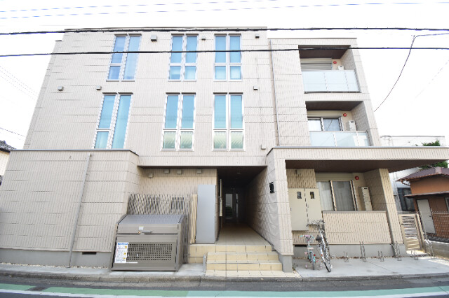 ��ʌ��������܎s��{���Ԓ��P����101�̃}���V�����̌����O��