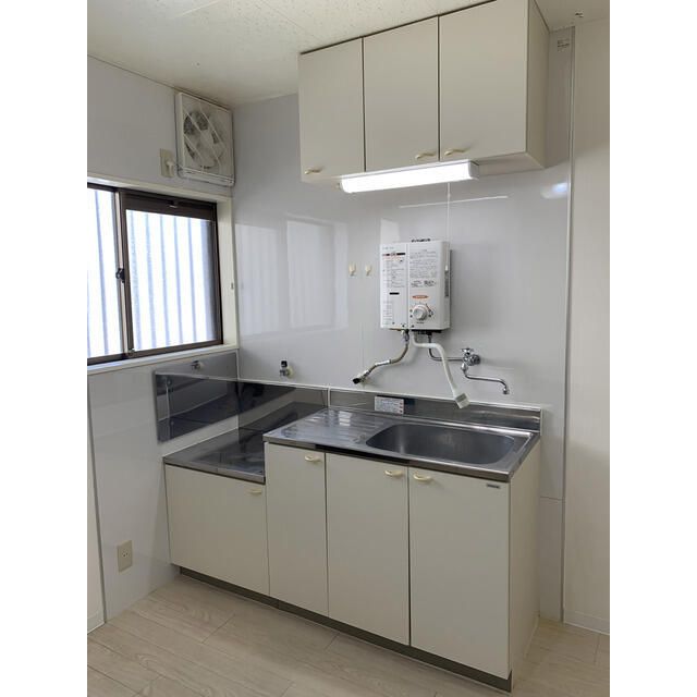 ��ʌ�����s�˒˓��P���ڂ̃A�p�[�g�̃L�b�`��