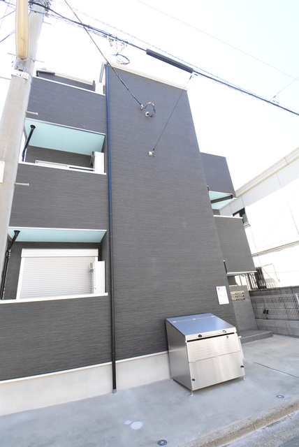 ��ʌ��������܎s��{�擌���P����228-1�̃A�p�[�g�̌����O��