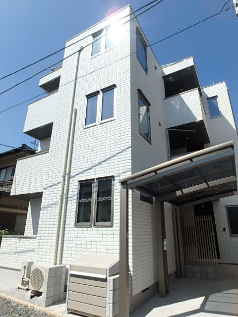 ��ʌ��������܎s��{��听���P����441-2�̃}���V�����̌����O��