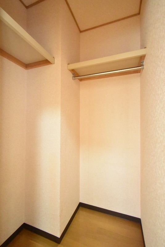 ��ʌ�����s�˒˓��Q���ڂ̃A�p�[�g�̎��[